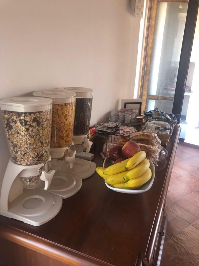 Bb Il Re Alla Reginella Guest House โรม ภายนอก รูปภาพ