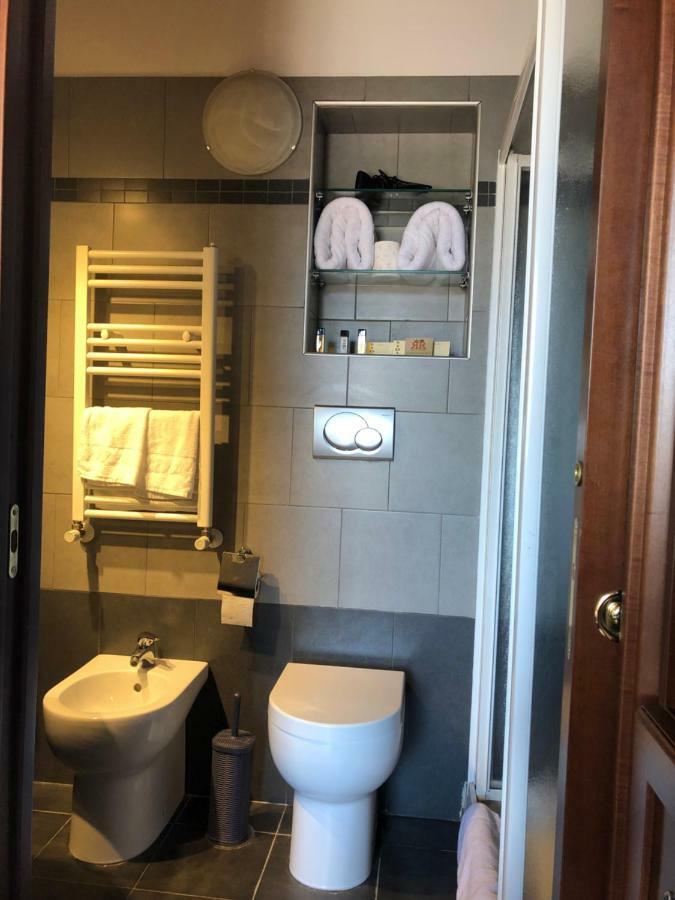 Bb Il Re Alla Reginella Guest House โรม ภายนอก รูปภาพ